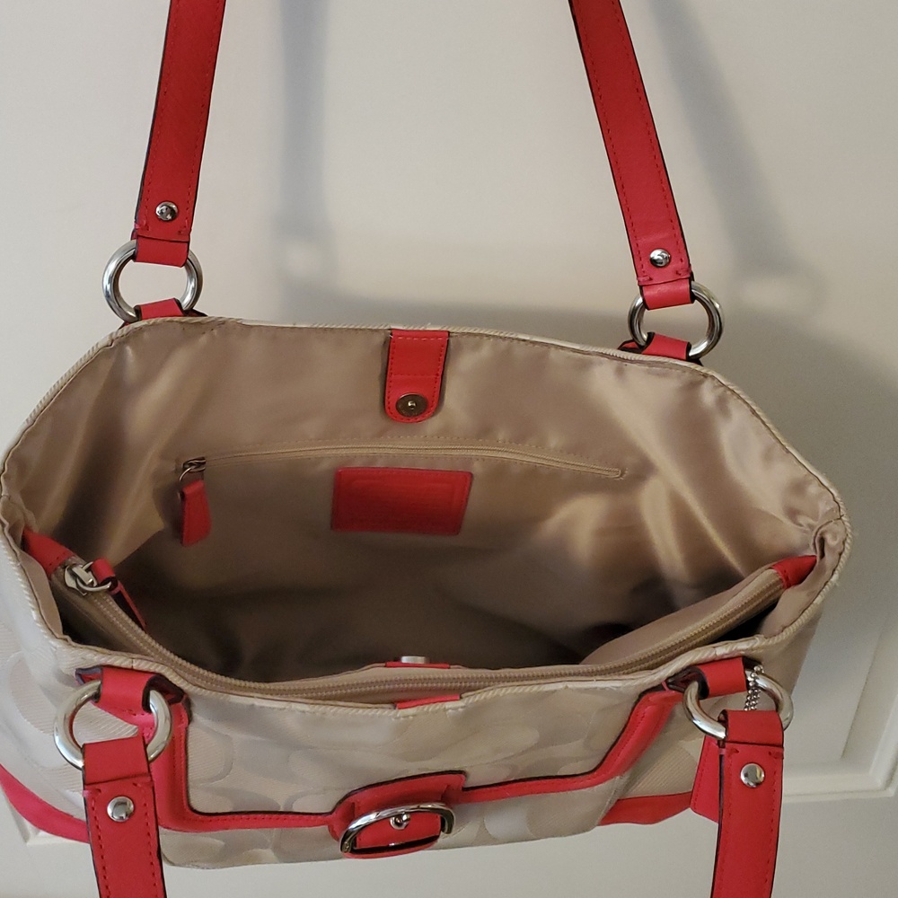 Coach Campbell Signature Belle Carryall Tote – Khaki & Pomegranate Pink Leather - Picture 7 of 10